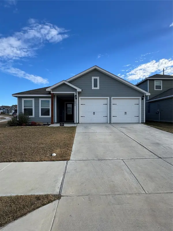 10856 Copper Hills Lane, Fort Worth, TX 76108