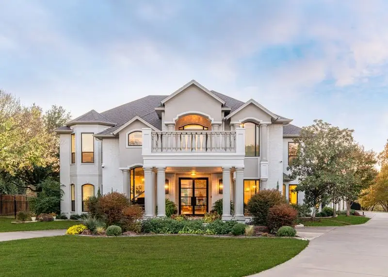 2813 Katherine Court, Dalworthington Gardens, TX 76016 - Image #1