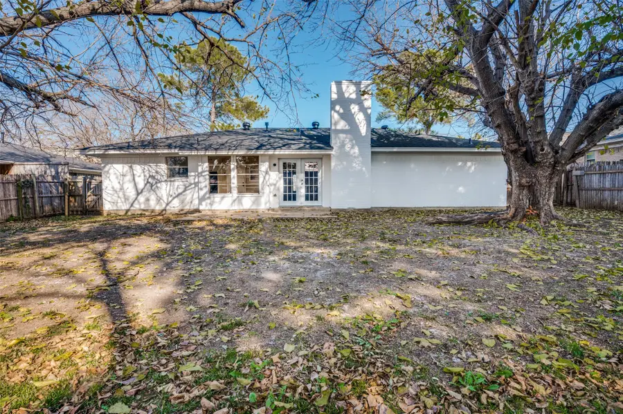 2102 E Timberview Lane, Arlington, TX 76014 - Image #2