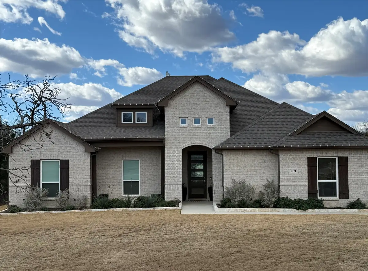 1021 Churchill Lane, Millsap, TX 76066 - Image #1