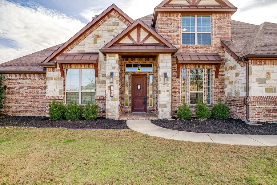 195 Brook Hollow Lane, Weatherford, TX 76088 - Image #2
