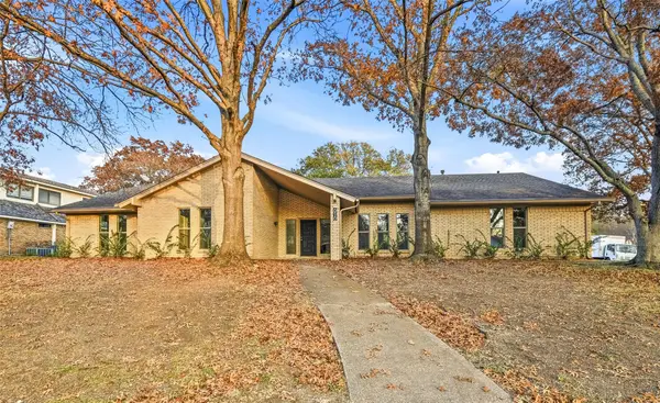 618 Green Hills Court, Duncanville, TX 75137