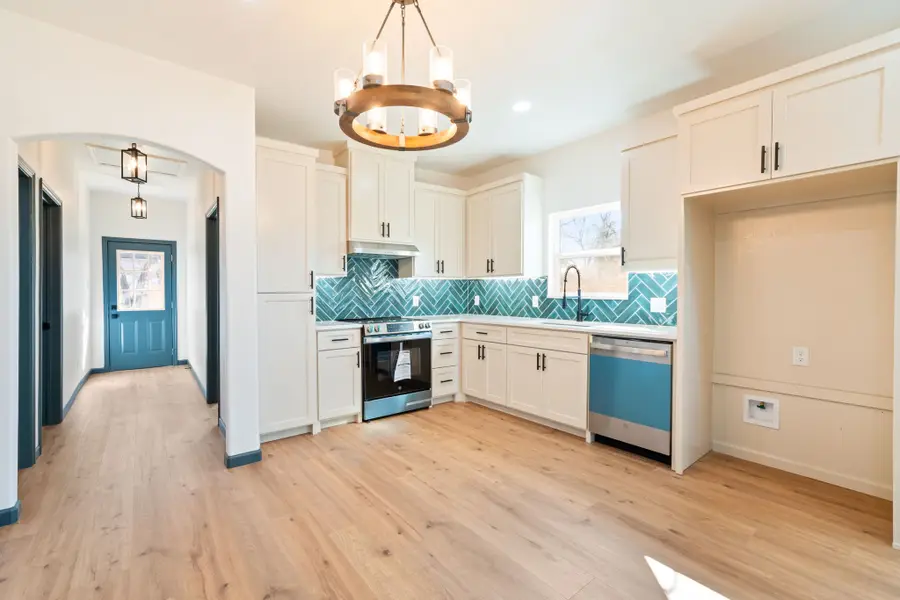 801 E Brown Street, Ennis, TX 75119 - Image #3