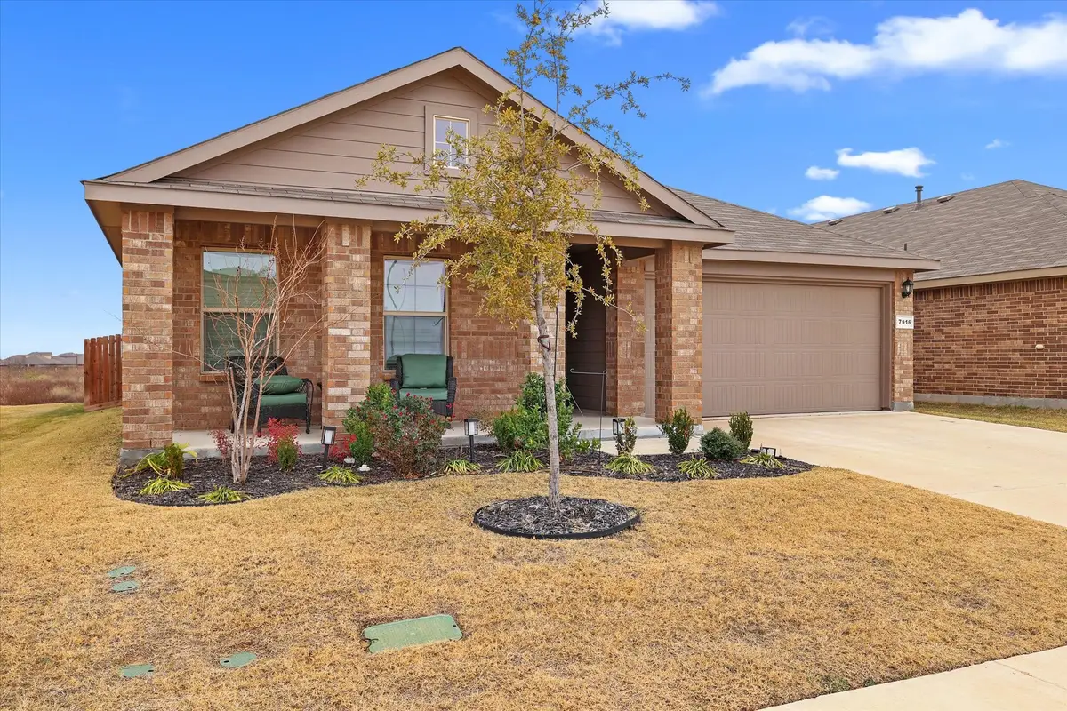 7916 Oaktown Drive, Fort Worth, TX 76131 - Image #1