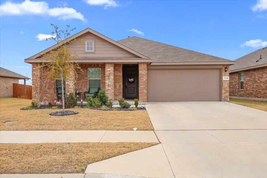 7916 Oaktown Drive, Fort Worth, TX 76131 - Image #2