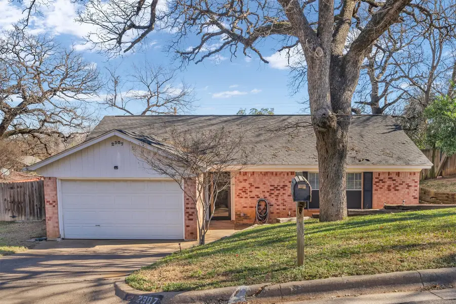 2307 Oakside Drive, Arlington, TX 76016 - Image #2