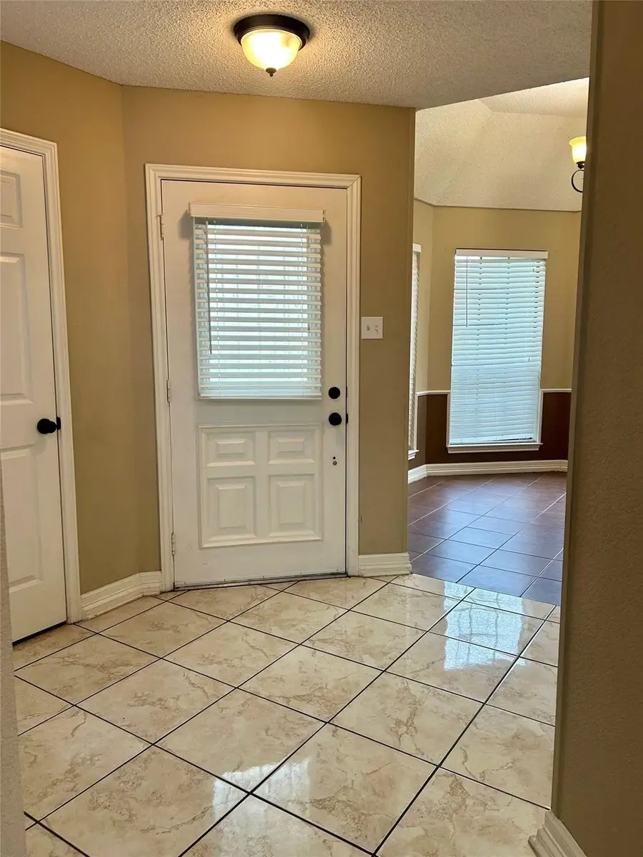 4131 Crossgate Court, Arlington, TX 76016 - Image #3