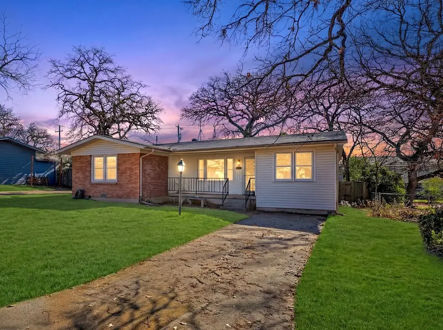 312 E Ellen Avenue, Hurst, TX 76053 - #2