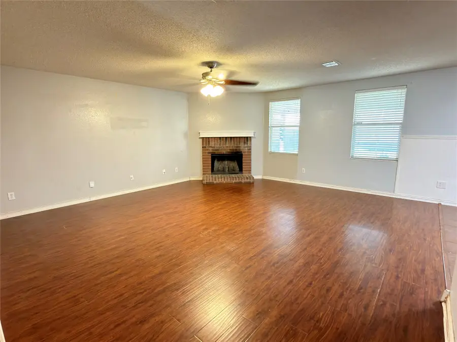 2032 Cap Rock Lane, Grand Prairie, TX 75052 - Image #3