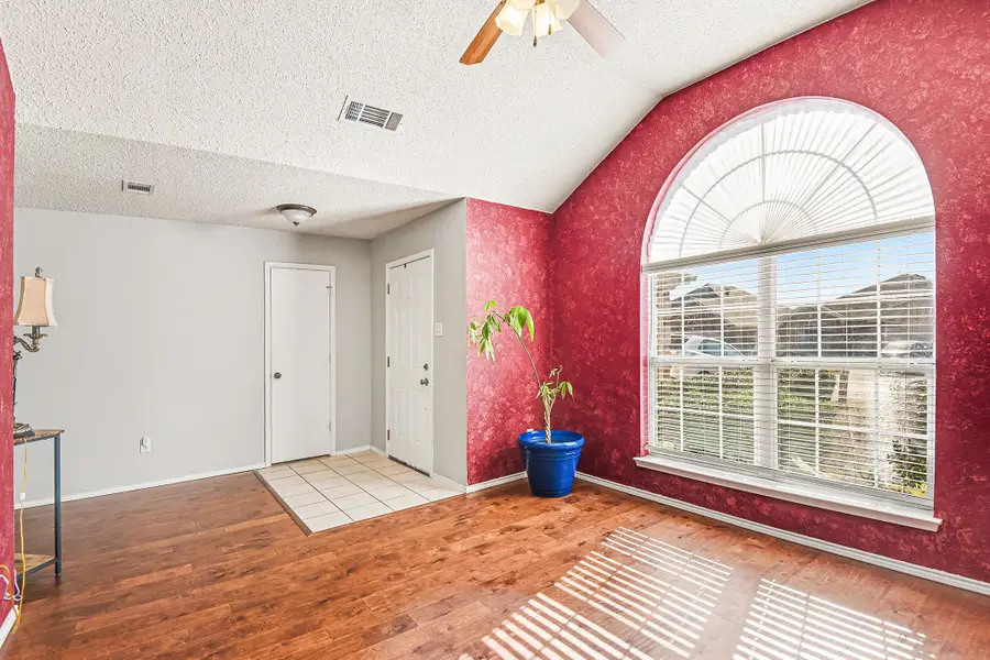 8963 Winding River Drive, Fort Worth, TX 76118 - Image #3