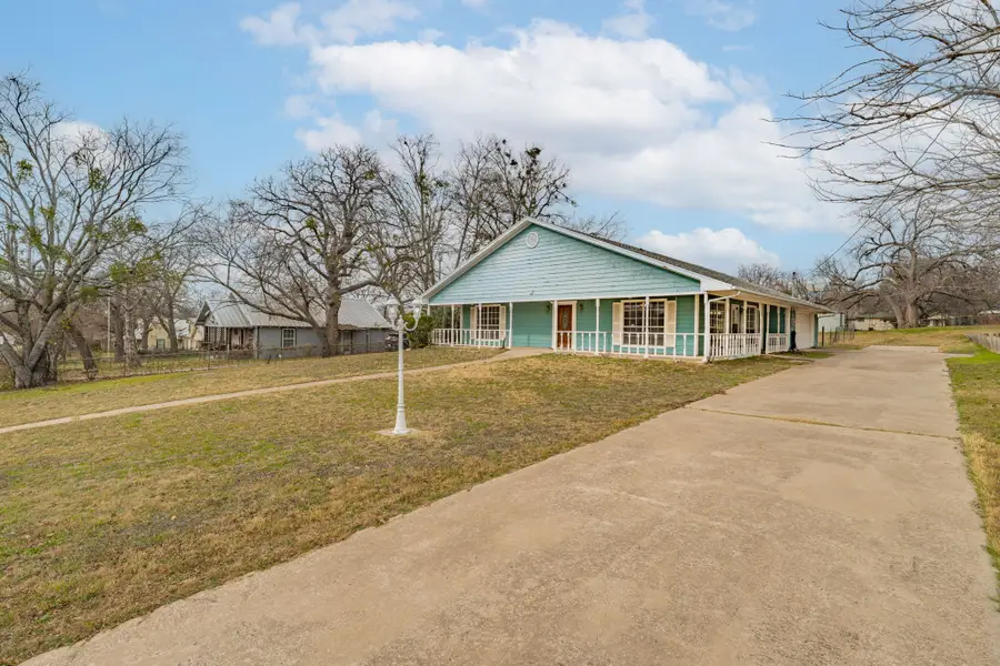 301 E 2nd Street, Weatherford, TX 76086 - Image #3