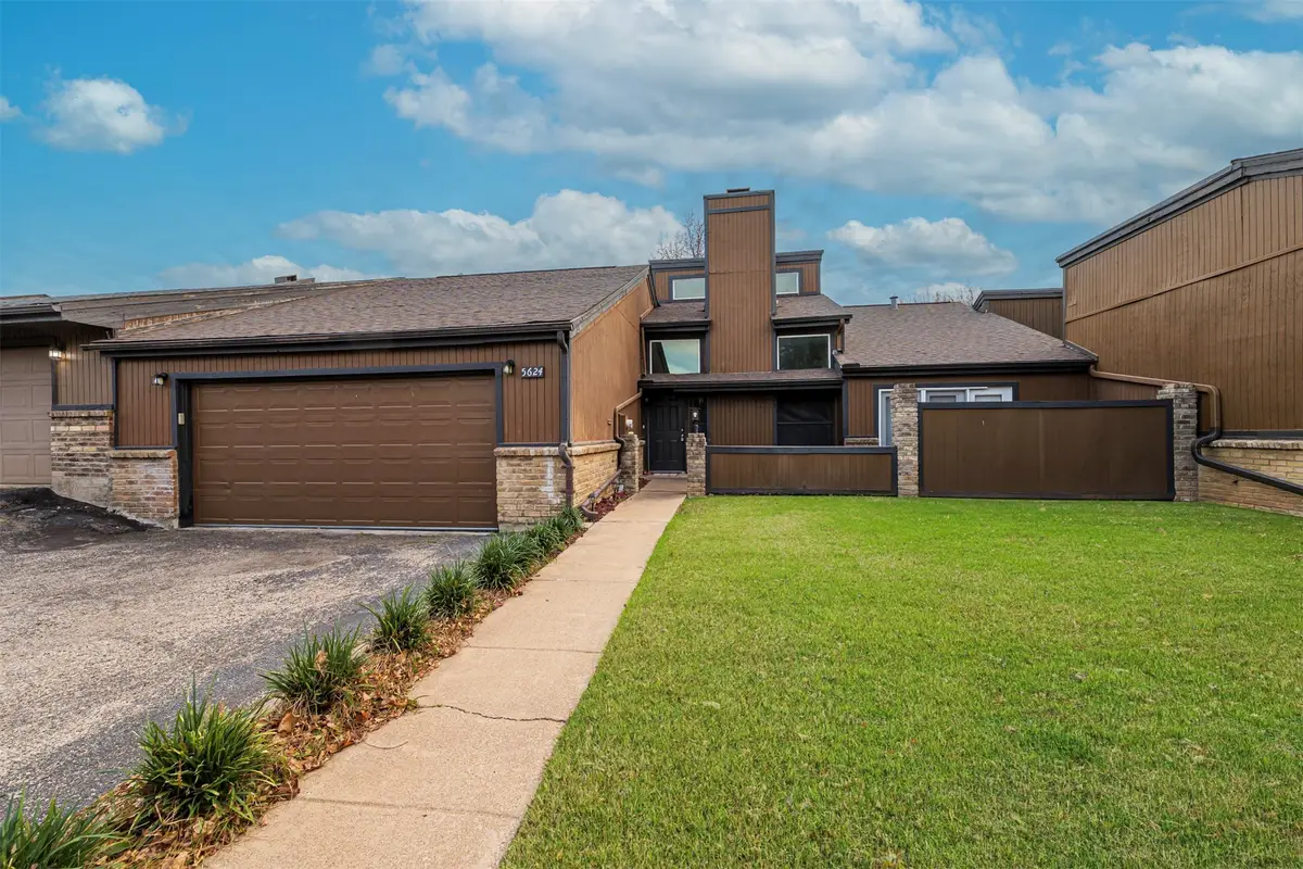 5624 Oak View Drive, Fort Worth, TX 76112 - Image #1