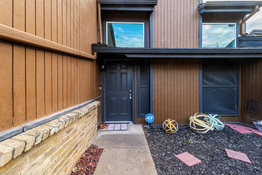 5624 Oak View Drive, Fort Worth, TX 76112 - Image #3