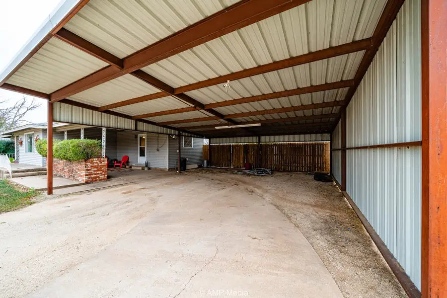 510 W Irving Street, Munday, TX 76371 - Image #3