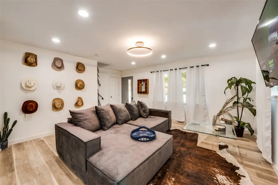 1201 Woodbrook Street, Arlington, TX 76011 - Image #3