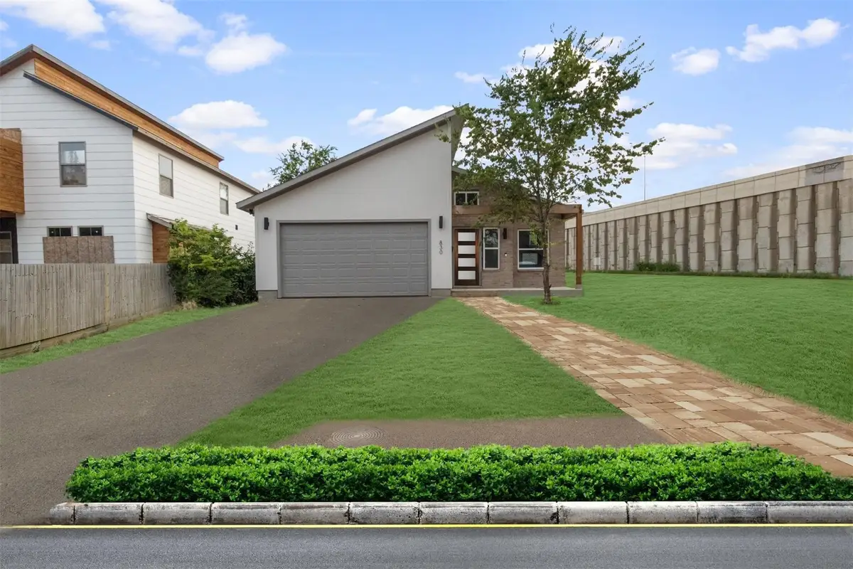 830 E Powell Avenue, Fort Worth, TX 76104 - Image #1