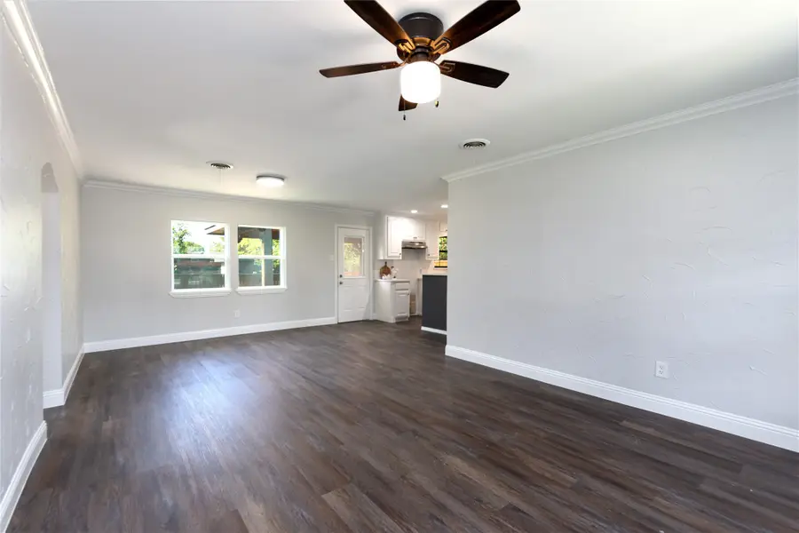 2710 Anderson Street, Irving, TX 75062 - Image #3