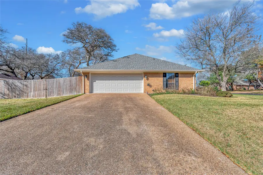 300 Trailview Drive, Woodway, TX 76712 - Image #2