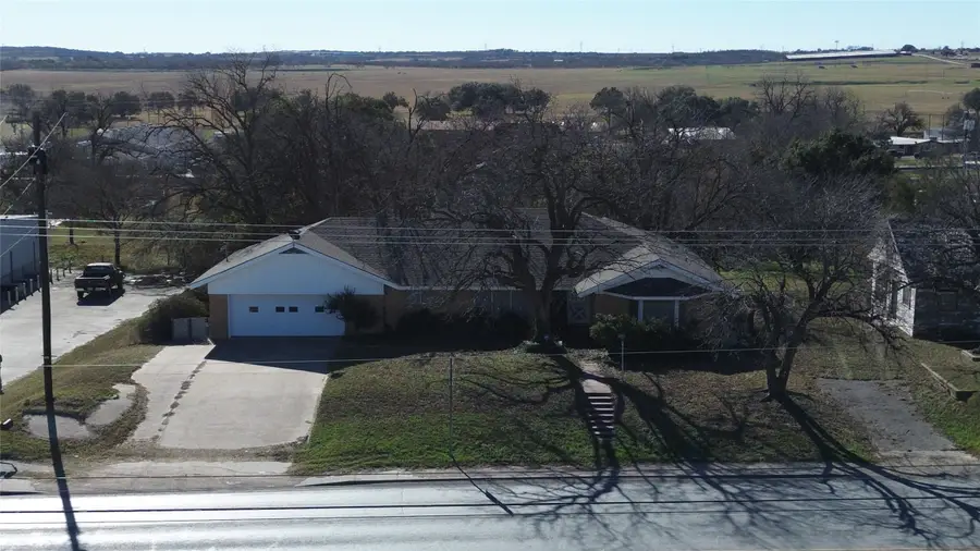 1306 E Central, Comanche, TX 76442 - Image #2