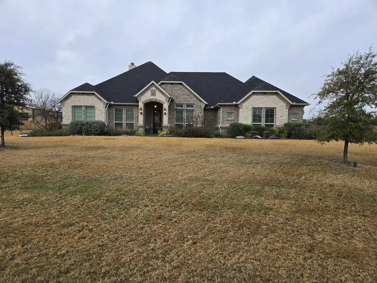 2321 Kimberly Lane, Midlothian, TX 76065 - Image #1