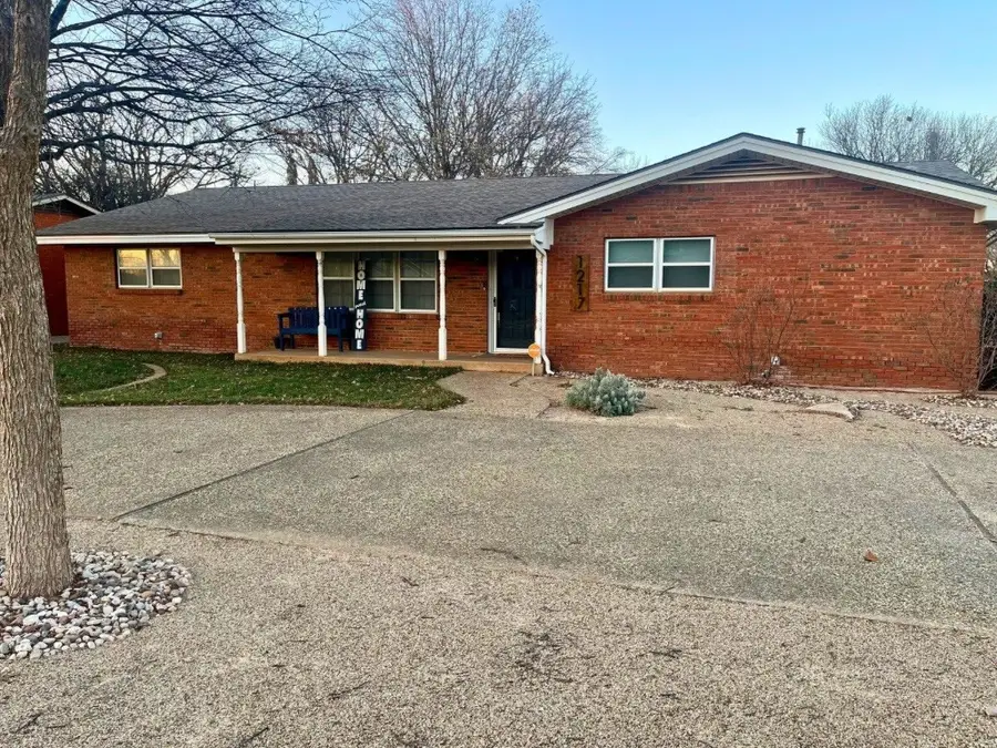 1217 E Warren Street, Brownfield, TX 79316 - Image #2