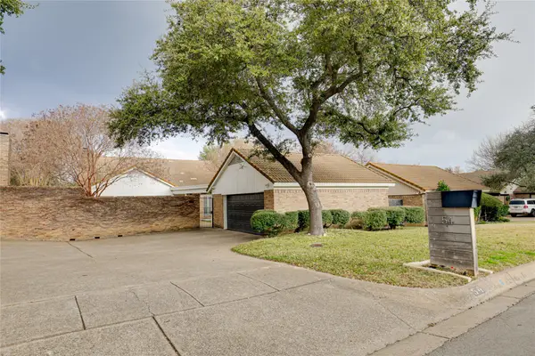 54 Legend Road, Benbrook, TX 76132