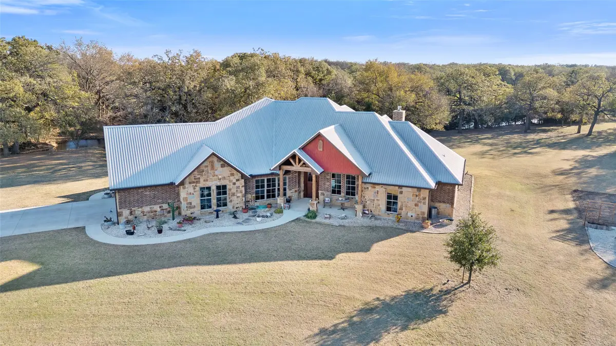 207 County Road 4181, Decatur, TX 76234 - Image #1