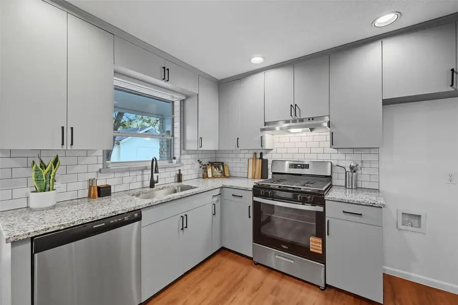 1310 W Cedar Street, Arlington, TX 76012 - #3