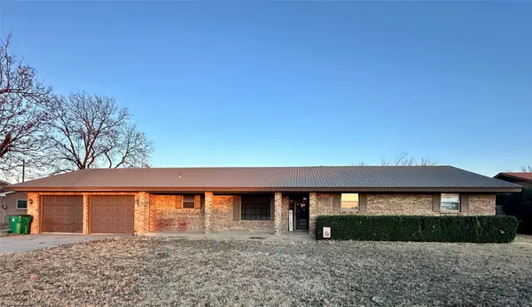 1204 Barbara Drive, Seymour, TX 76380