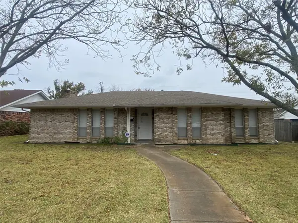 876 Dogwood Trail, Lancaster, TX 75146