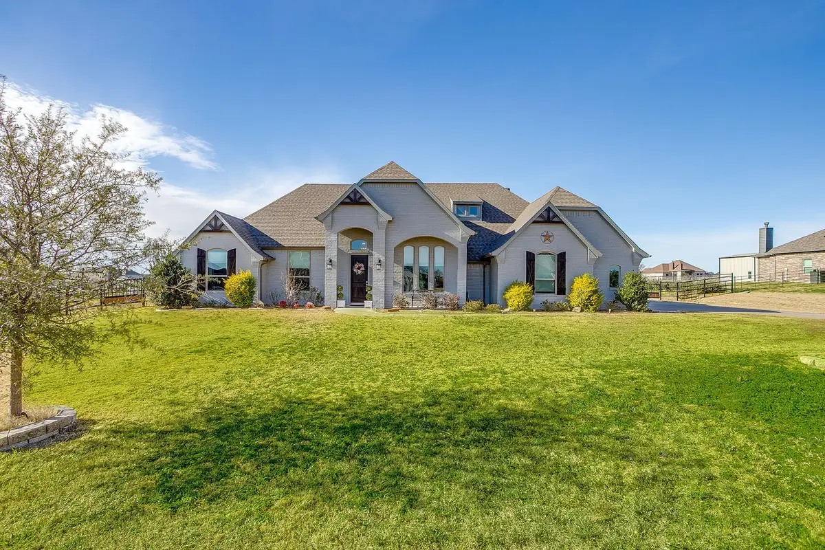 239 Harvard Lane, Springtown, TX 76082 - Image #1