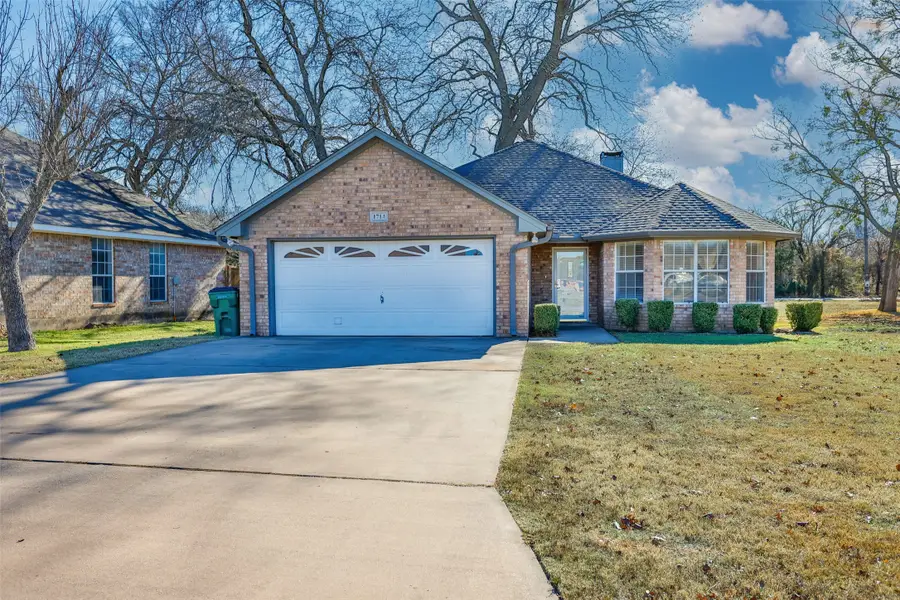 1714 Windsor Drive, Gainesville, TX 76240 - Image #2