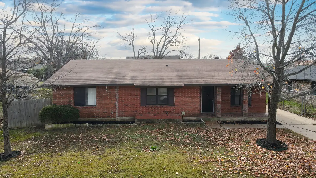 806 E Vista Drive, Garland, TX 75041 - Image #1