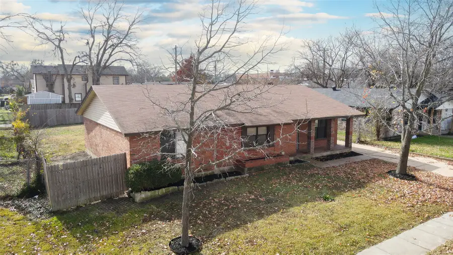 806 E Vista Drive, Garland, TX 75041 - Image #2