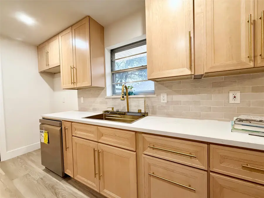 817 Daventry Drive, Garland, TX 75040 - Image #2