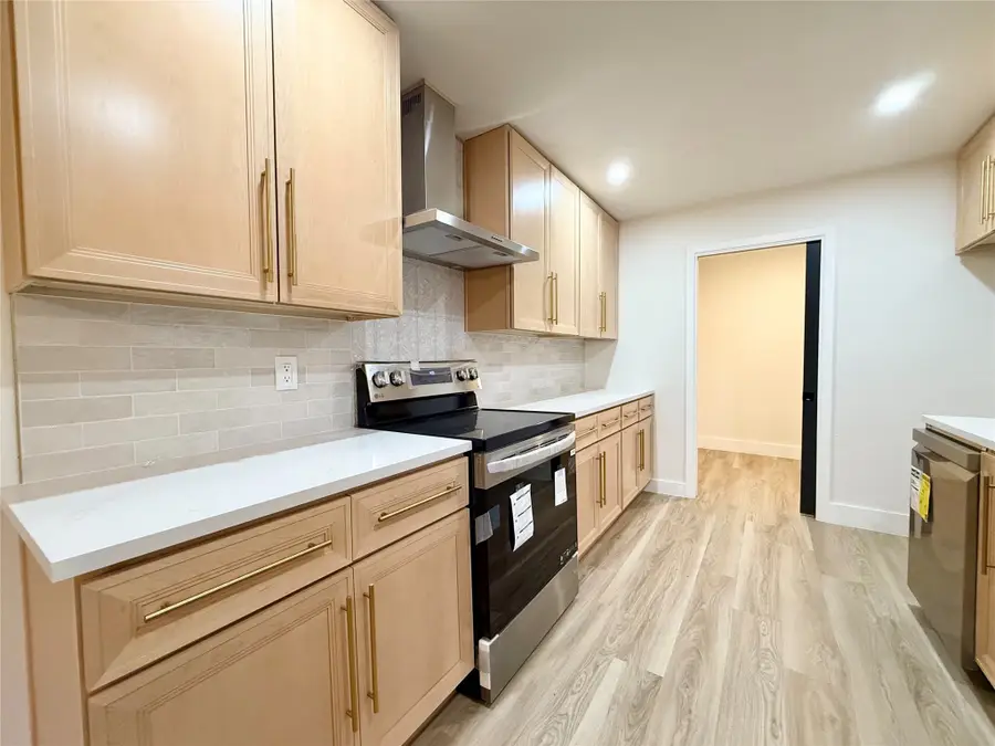 817 Daventry Drive, Garland, TX 75040 - Image #3