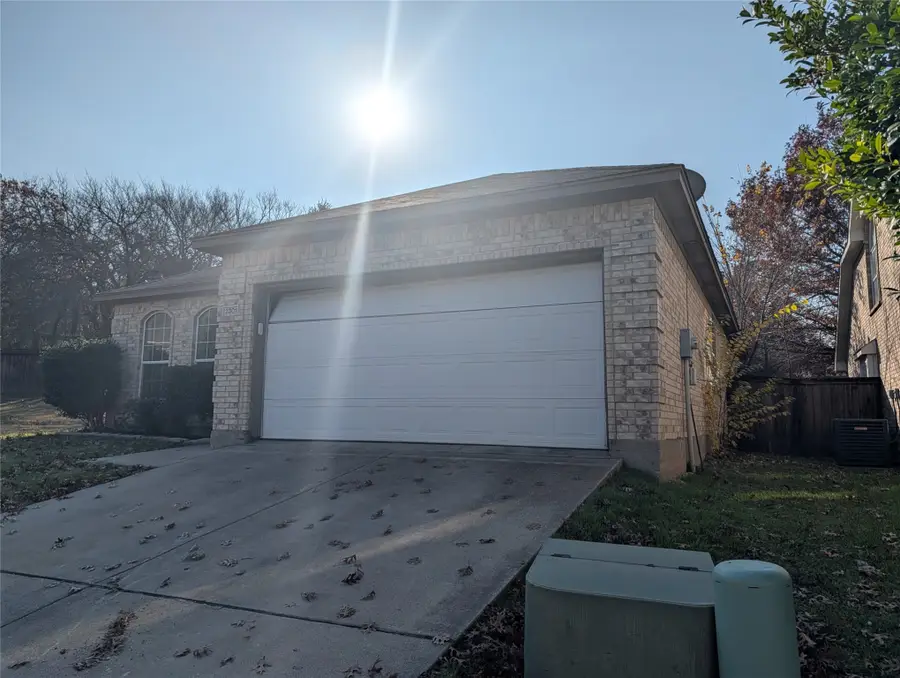2301 Springmere Drive, Arlington, TX 76012 - Image #2