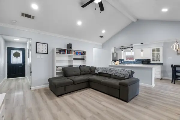 7629 Cedarhill Road, Watauga, TX 76148