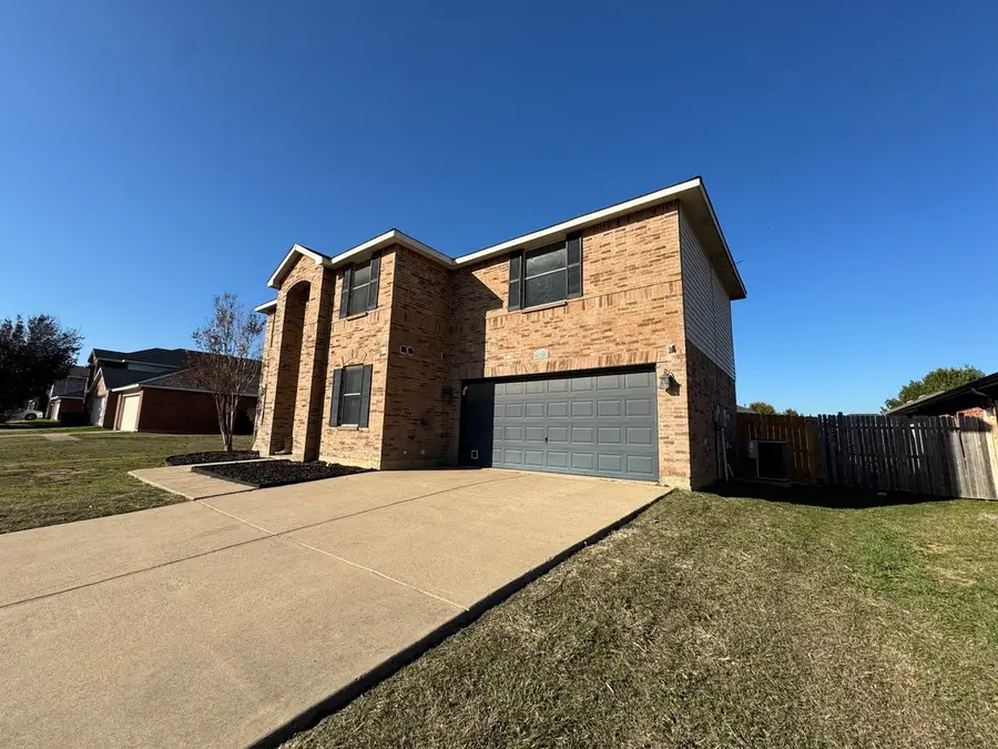 2024 Brazos Court, Grand Prairie, TX 75052 - Image #2