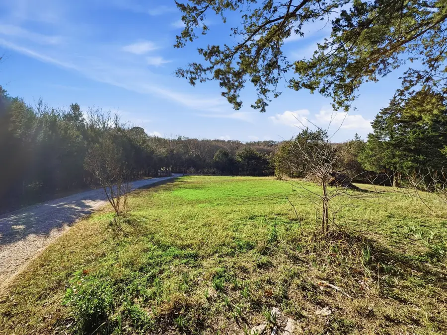 266 Bennett Road, Ennis, TX 75119 - Image #2