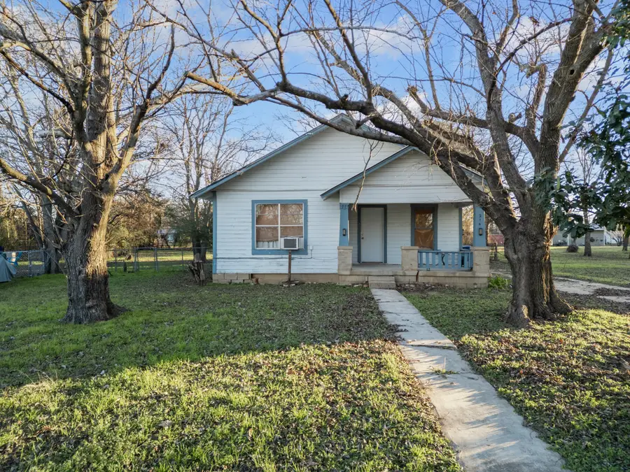 214 N Preston Street, Whitney, TX 76692 - Image #2