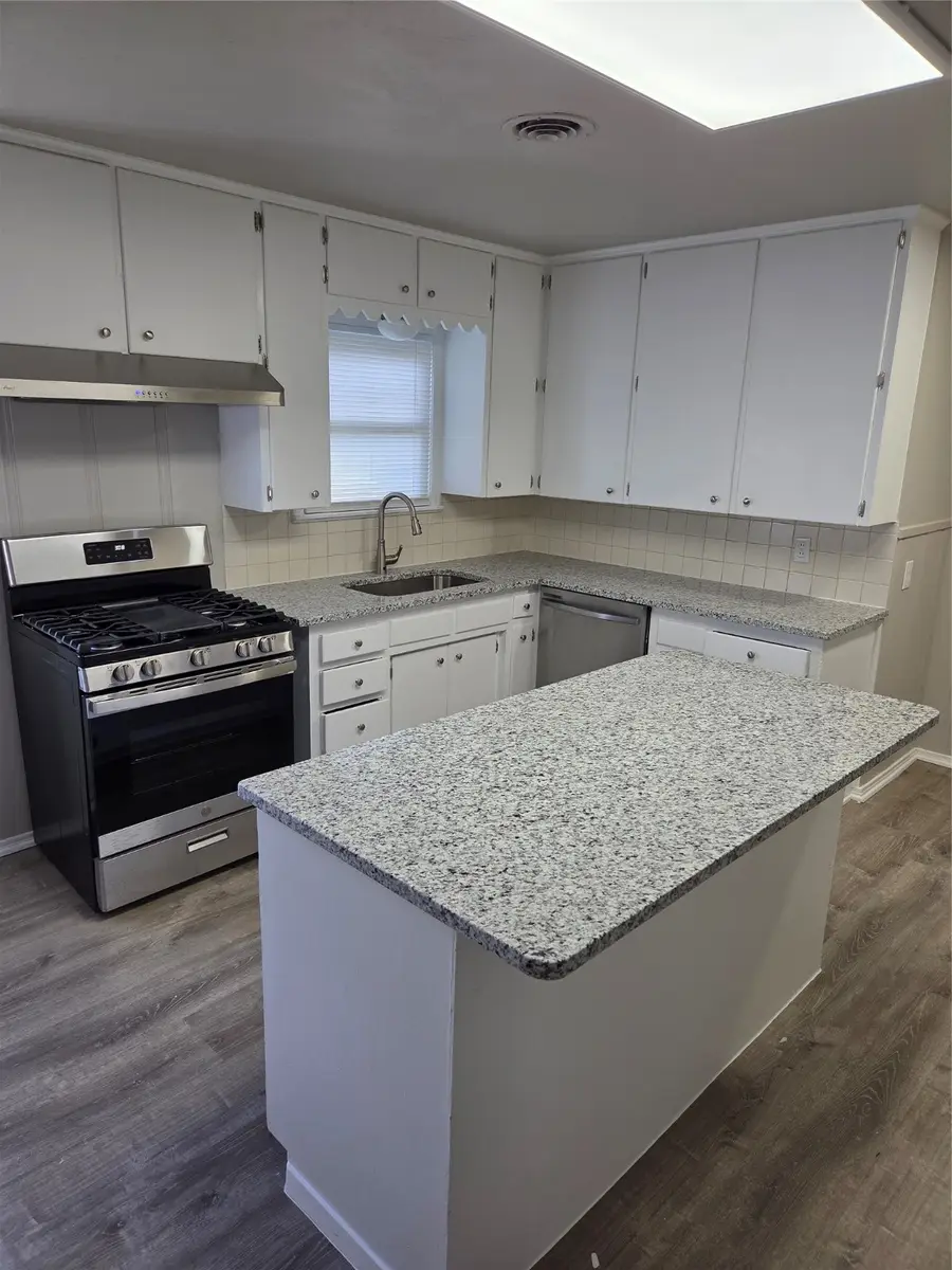 908 Lawrence Drive, Waco, TX 76710 - Image #2