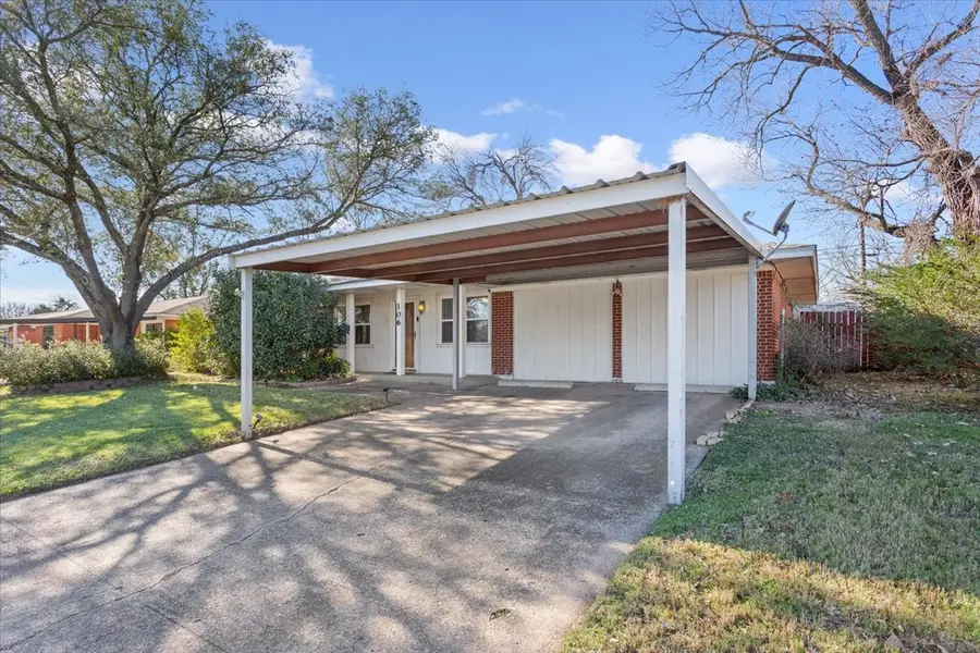 106 S Barbara Street, Lacy Lakeview, TX 76705 - Image #2