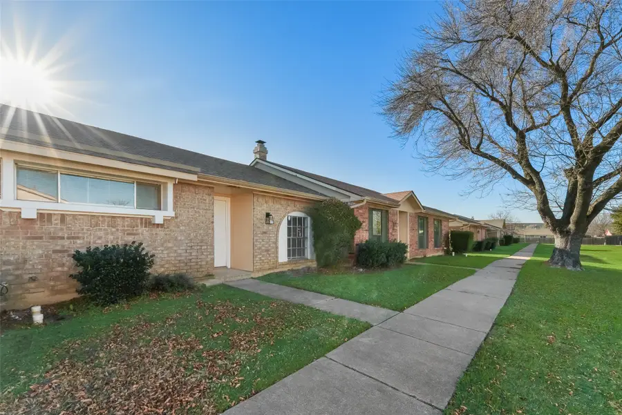 80 E Mountain Creek Drive #19, Grand Prairie, TX 75052 - Image #3