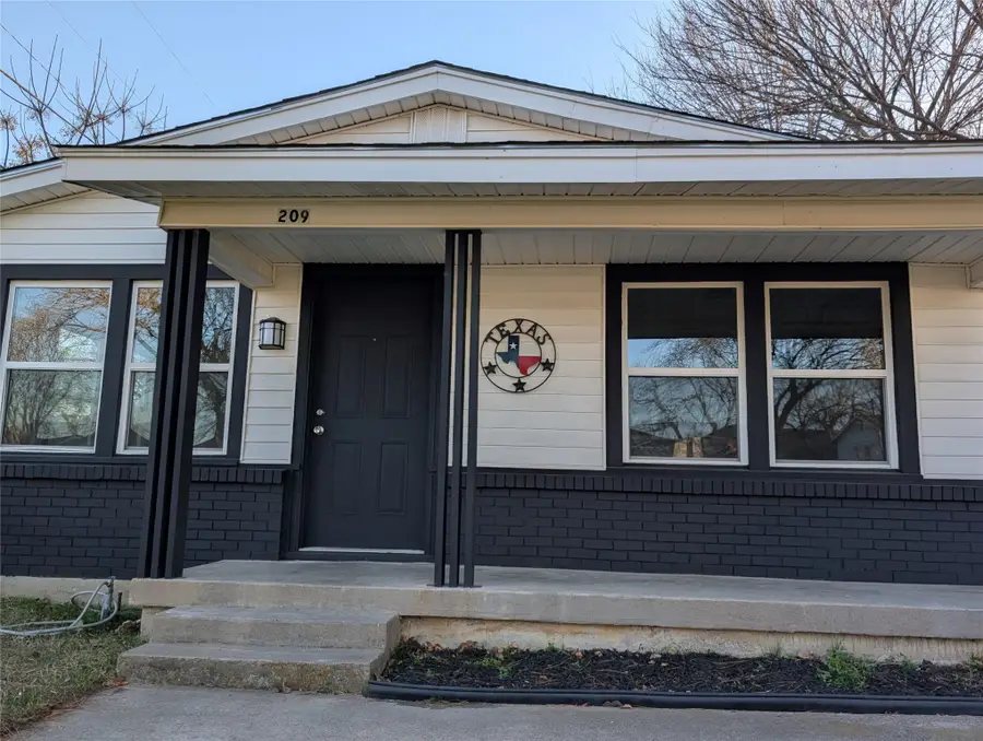 209 Cedar Street, Hurst, TX 76053 - #2