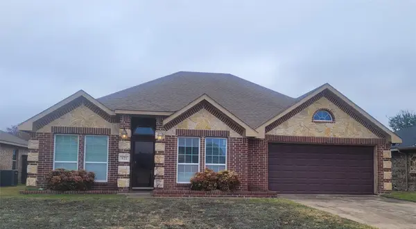 921 Brookhaven Drive, Lancaster, TX 75134