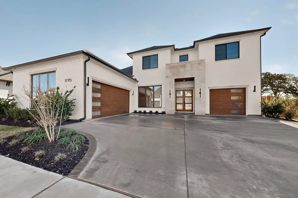 1770 Coopers Hawk Drive, Arlington, TX 76005 - Image #1