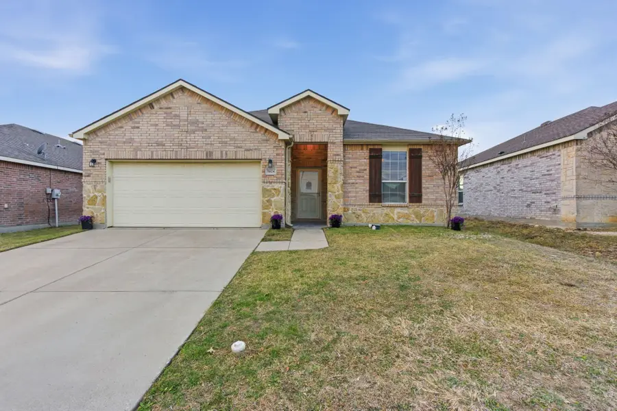 5824 Mirror Ridge Drive, Fort Worth, TX 76179 - Image #2