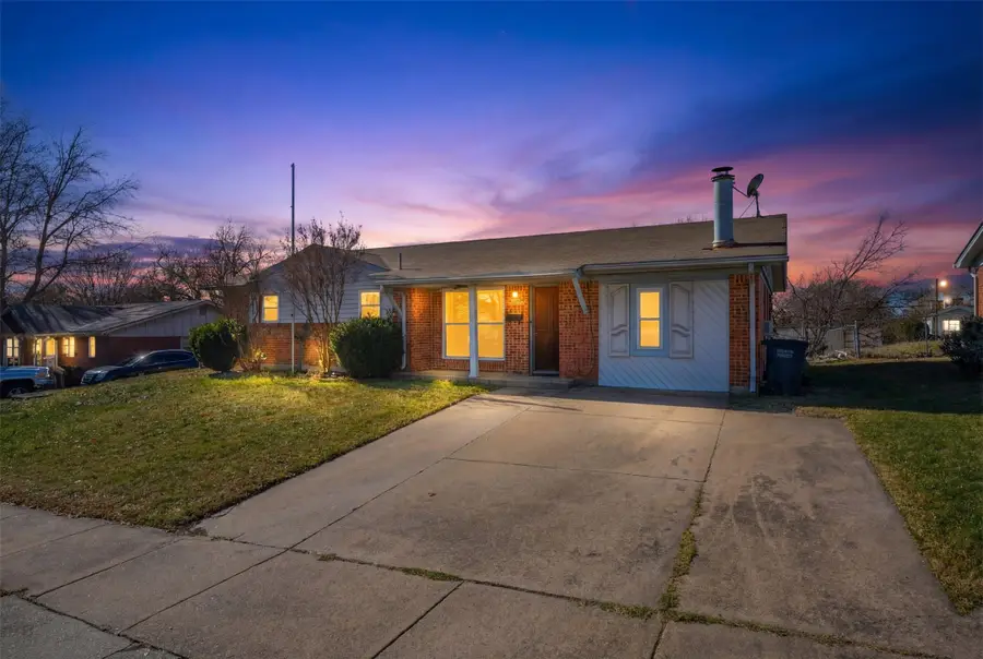 4907 Camille Court, Fort Worth, TX 76135 - Image #3