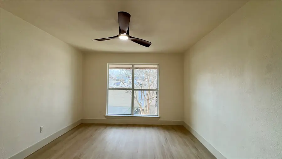 417 Valley Park Drive, Garland, TX 75043 - Image #2